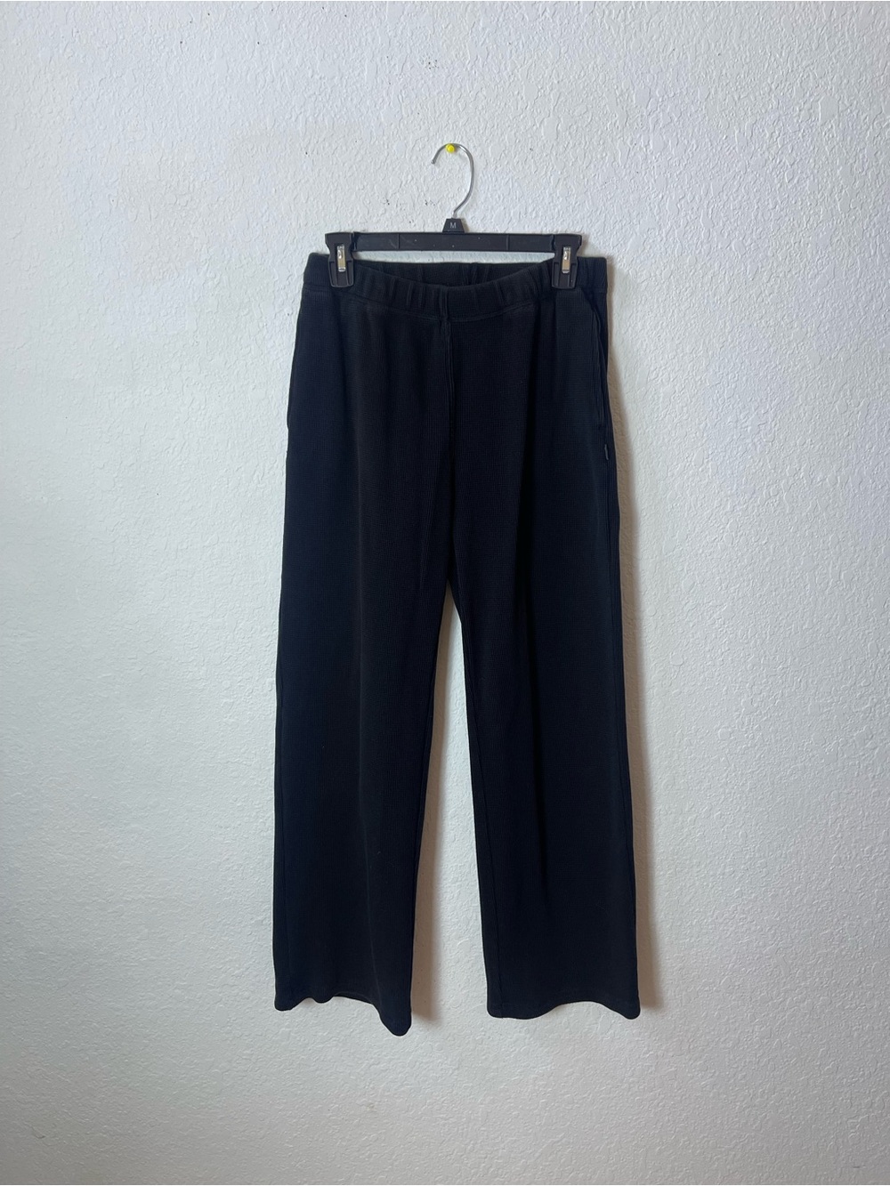 Aritzia Tna balck waffle-knit thermal lounge pants size M